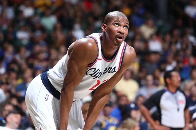 利拉德35分米德尔顿23+10 雄鹿力克步行者1-0