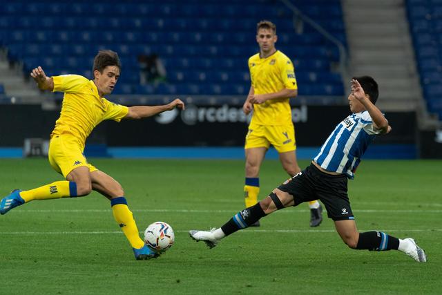 约基奇缺阵掘金大胜快船 文班10分马刺负雄鹿